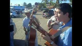 preview picture of video 'Los nietos de don Balta y doña Leonor en Altata, Navolato, sin.'