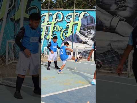 Visitamos la colonia Santa Clara, en Cuscatancingo, para disfrutar en familia con el #fútbol.