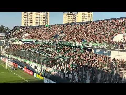 "Nueva Chicago vs Quilmes. Yo soy de chicago y me gusta la pasta (vuelta de los visitantes)" Barra: Los Pibes de Chicago &bull; Club: Nueva Chicago &bull; País: Argentina