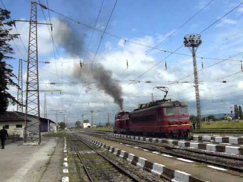 BDZ Diesel locomotive 55 090 (LDH 1250) depart from Volujak Station.