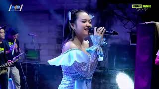 Download lagu kau asing dimataku _ Erika syaulina II familys group mp3 Download lagu kau asing dimataku _ Erika syaulina II familys group mp3