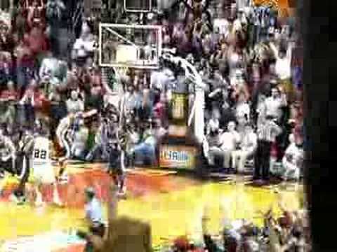 Martin Zeno making this GW Free-Throw