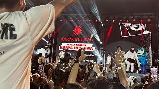 Download lagu Fourtwnty ft. Charita Utami - Mangu (Live in Kuching, Sarawak 2024) mp3