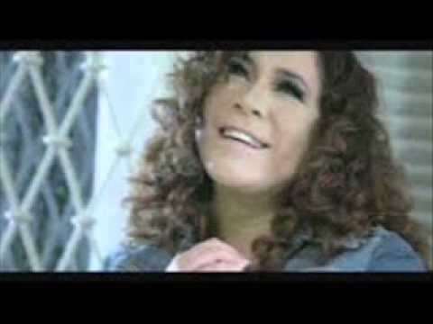 Bunga Citra Lestari Ft Melly Goeslaw - Kubahagia