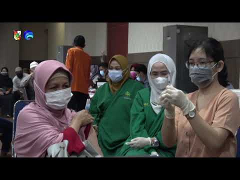 Wako Pekanbaru Tinjau Vaksinasi Massal Bagi Imam dan Pengurus Masjid di Masjid Agung An Nur