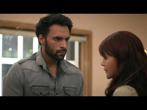 Monami is crying and informs Karan that she will not return to the academy!