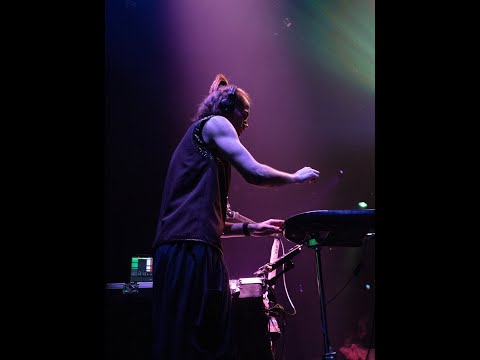 Heikinpoika - First Wave (live in concert)