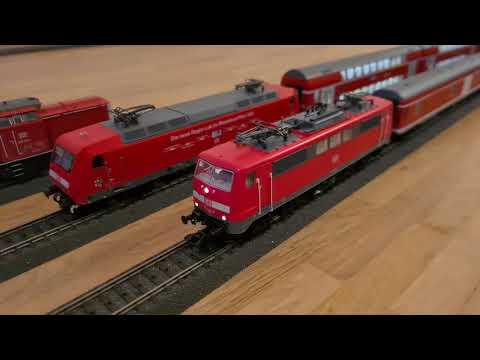 Roco Br 111 mit n-Wagen und Karlsruher Kopf H0 AC