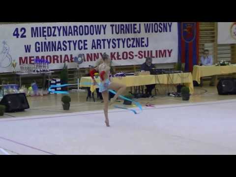 Julia Kondzioła, układ ze wstążką, UKS Błękitna, Turniej Wiosny 1-2.04.2017 Szczecin