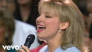 Janet Paschal, Donald Lawrence &amp; The Tri-City Singers - Something Got A-Hold of Me [Live]