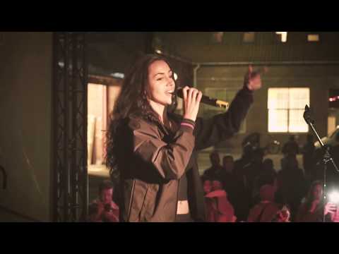 Sandra Hussein - Live performance at Smedetoften in Copenhagen