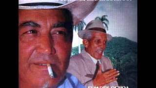 Sus ojos se cerraron Lyrics English Translation