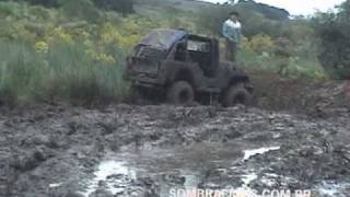 preview picture of video 'VACARIA-jeito vacariano de virar jeep.'