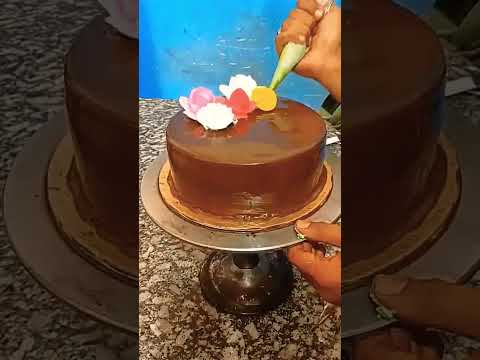 cake decorating fresh cream eggless chocolate flavour cake 😘😘