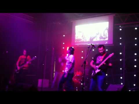 MEXICAN JUMPING FRIJOLES - BAZOOKA @ BLACK BOX 21 MAYO 2011 (1)