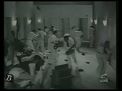 Pippo Barzizza dirige "Marilena" in "Ecco la Radio!" regia di G. Gentilomo, 1940.