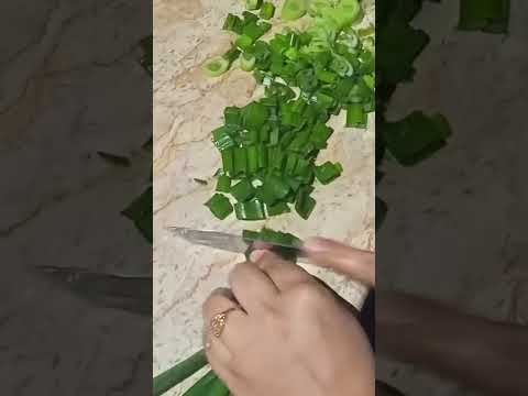 Cutting green pyas /Masterchef Kanza Danyal/#karachi