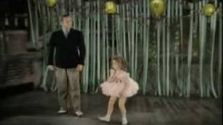 Shirley Temple: Singing and dancing (1932-1935)