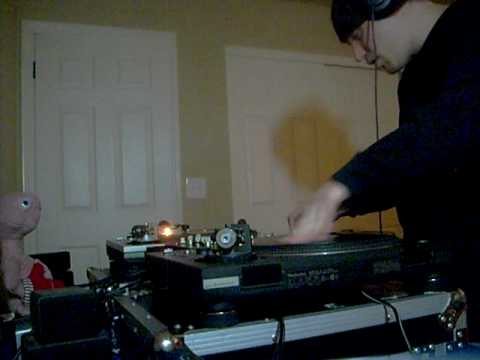 Dj FricShuN1 Dub Step Scratches, Leg@lly M@NiC KiDz  Christmas Cut!