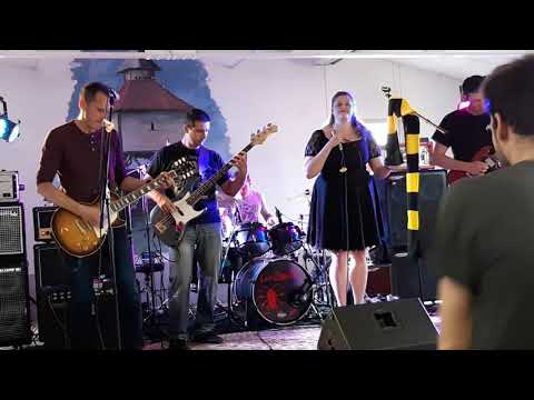 AMNEZIK - Always on the run