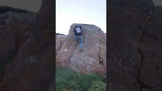 Video thumbnail of Problem 1 (Boulder 4), 4. Arnao