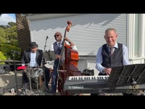 Radio Gatsby Band video.
