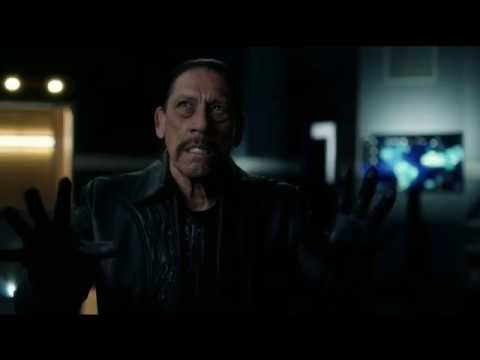 The Flash 4x04 Cysco ´´traps´´Breacher/ Cops attack Barry and Joe