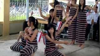 preview picture of video 'lễ khai giảng năm học 2012-2013 trường THPT Vĩnh Thắng'
