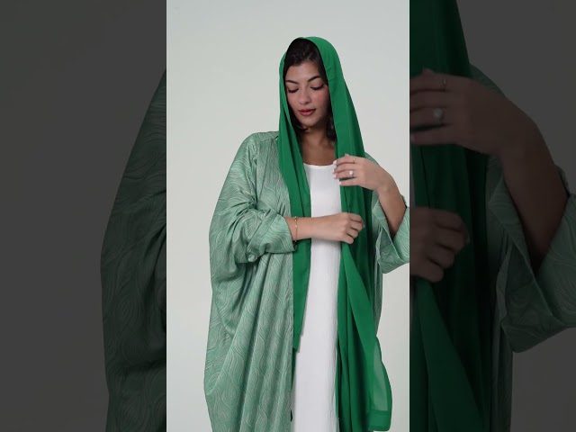 عبايات فيرا منت- نص بشت من حرير أرماني بلون النعناع تصميم صيفي من جدة أربن  Vera Mint Jeddah Urban Abayas