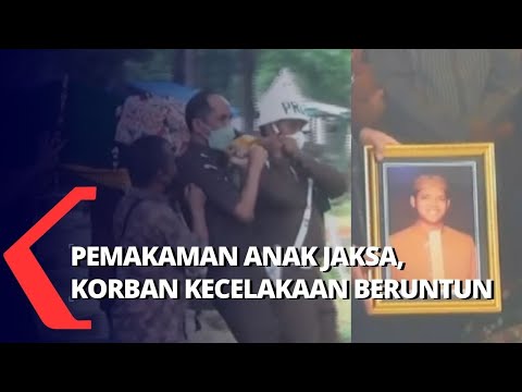 Pemakaman Putra Bungsu Jaksa yang Meninggal di Tabrakan Beruntun 10 Kendaraan di Tol Pejagan