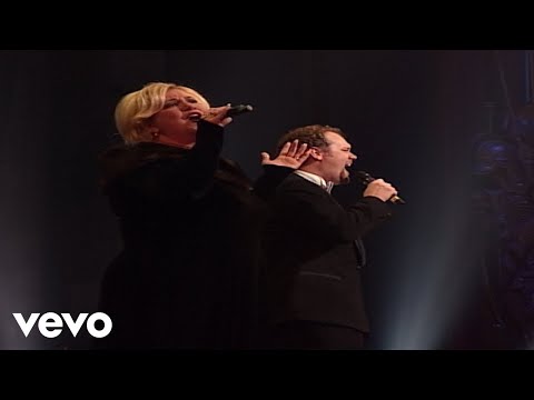 Bill & Gloria Gaither - A Whole New World [Live] ft. Sandi Patty, David Phelps