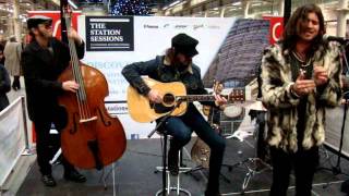 Rival Sons-Only One(live acoustic) ST Pancras station 8.12.2011