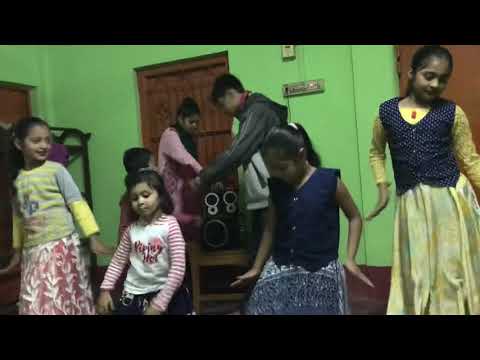 Samarah is dancing on Dilbar Dilbar song in my dadu bari, 2019