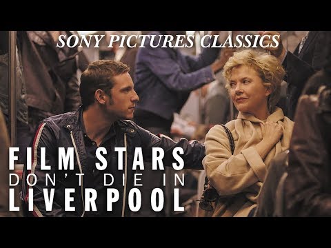 Film Stars Don't Die in Liverpool (Featurette 'Elvis Costello')