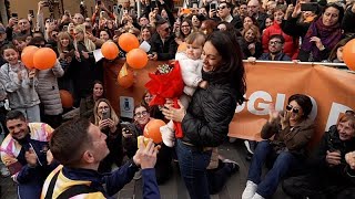 İtalyan yüzücü Damiano Lestingi, Olimpiyat meşalesi etkinliğinde evlenme teklifinde bulundu