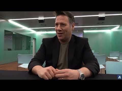 Carlos Latre: "Imitar a Casado es difícil, tiene unas “eses” muy características"