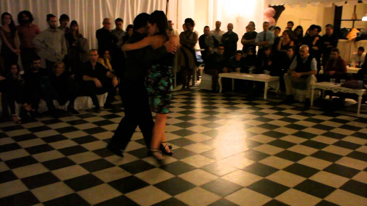 Eva Icikson y Brenno Marques en La Bicicleta Milonga