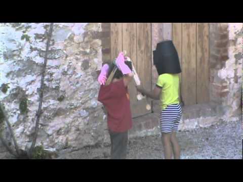 Provence: Sword play 072.MPG