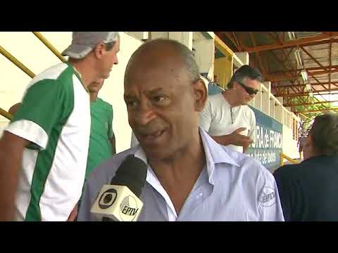 Francana presta homenagem aos campeões de 77