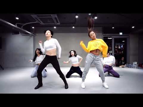 1Million Blue Moon with Hyolyn Mirrored