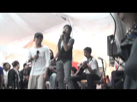 jumali and chomel   20 7 2014   bazaar raya   singpost 2014