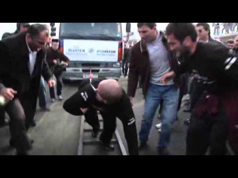 Raw: Georgia Man Pulls Truck With His Ear