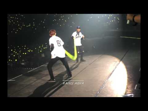 160910 EXO'rDIUM in BKK - Lucky One [Chanyeol & DO play green toy]