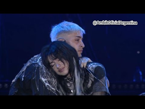 @ambbik y @TiagoPZK Cantando "Sola" juntos por primera vez en vivo en Cosquín Rock