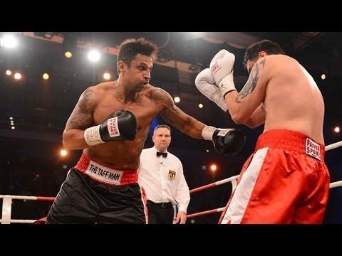 Daniel Aminati schickt Mehrzad Marashi auf die Bretter -- Promiboxen 2013