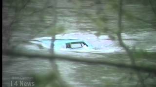 preview picture of video 'Car In Puyallup River Off Levee Road Driver Survived Fife WA'