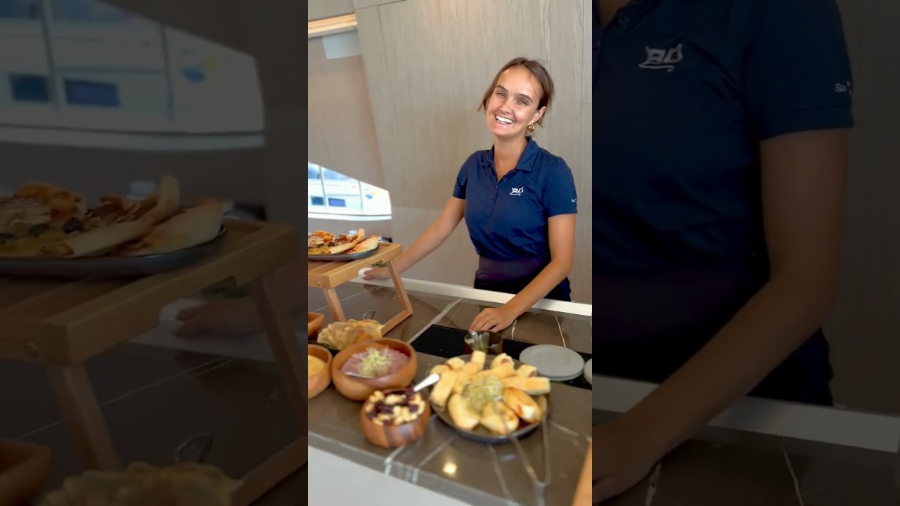 𝐋𝐔𝐗𝐔𝐑𝐘 𝐘𝐀𝐂𝐇𝐓 𝐂𝐇𝐀𝐑𝐓𝐄𝐑 𝐒𝐓. 𝐌𝐀𝐑𝐓𝐈𝐍, 𝐒𝐓. 𝐁𝐀𝐑𝐓𝐇 & 𝐀𝐍𝐆𝐔𝐈𝐋𝐋𝐀: 𝟏𝟒𝟎𝐟𝐭 𝐁𝐥𝐮𝐞 𝐃𝐞𝐯𝐢𝐥 - Boat Charters - WEARESXM