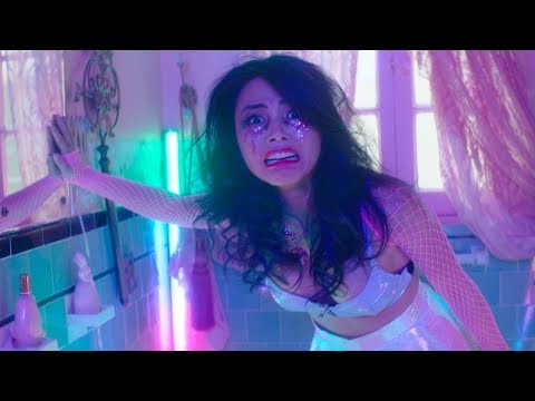 アンナ・アカナ - Pretty Girls Don't Cry (Official Music Video) (Anna Akana - Pretty Girls Don't Cry (Official Music Video))