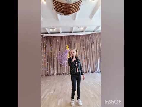 Ewa Wiktoria Brodowska „Dance monkey”