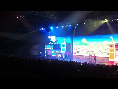 Koptus fra Vennebyen flyr gjennom Vestlandshallen